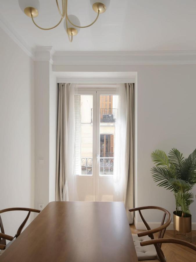 Deluxe Apartment Near Gran Via Madrid Exterior photo