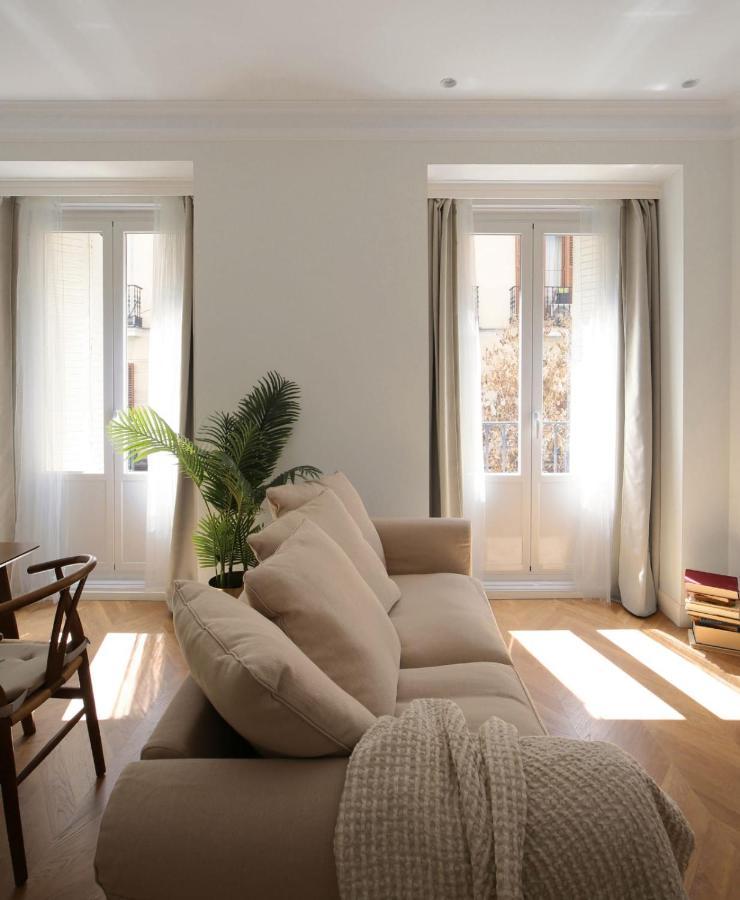 Deluxe Apartment Near Gran Via Madrid Exterior photo