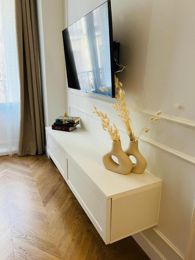 Deluxe Apartment Near Gran Via Madrid Exterior photo