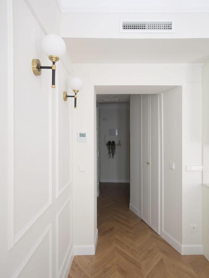 Deluxe Apartment Near Gran Via Madrid Exterior photo